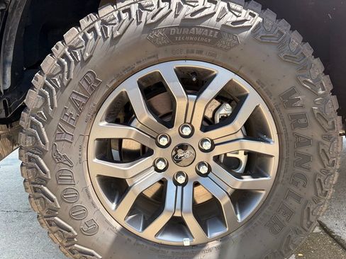 Used 2018 Ford F150 Lariat w/ Equipment Group 502A Luxury AWD/4WD image 7