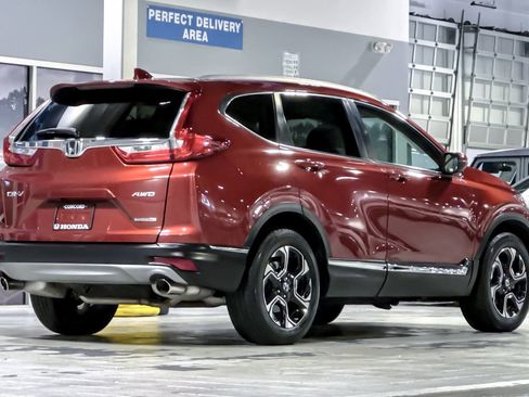 Used 2018 Honda CR-V Touring image 8