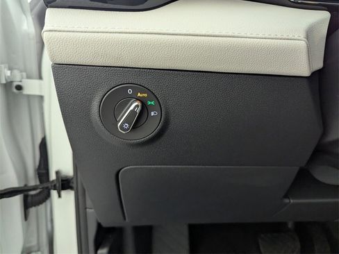 Used 2025 Volkswagen Taos S image 26