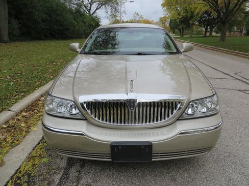 Used 2008 Lincoln Town Car Signature Limited image 8