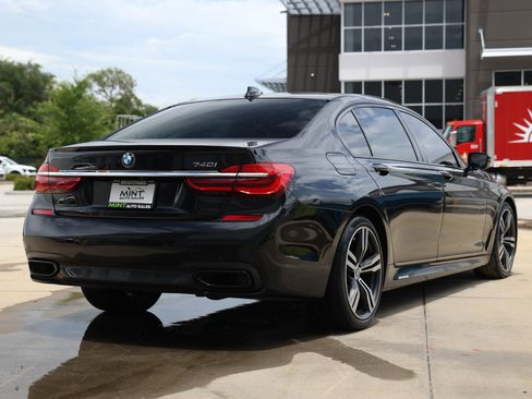 Used 2019 BMW 740i w/ M Sport Package RWD image 14