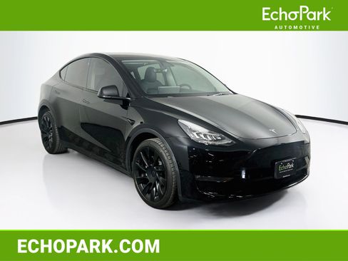 Used 2022 Tesla Model Y Long Range AWD/4WD image 1