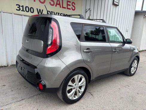 Used 2016 Kia Soul + FWD image 3