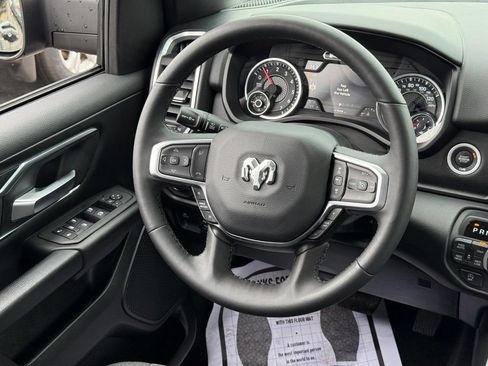 Used 2025 RAM 1500 Big Horn AWD/4WD image 11