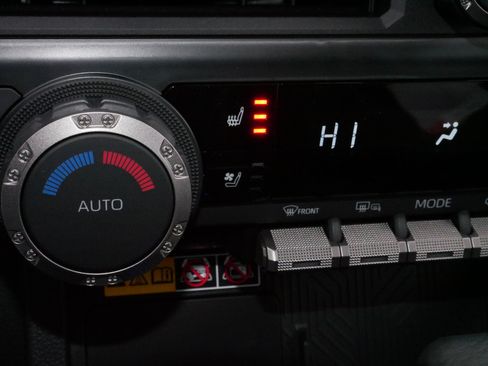 Certified 2025 Toyota 4Runner TRD Off-Road Premium image 30