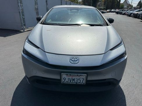 Used 2024 Toyota Prius LE FWD image 6