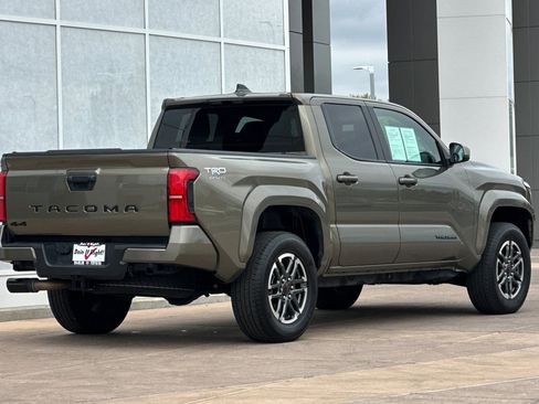 Used 2025 Toyota Tacoma TRD Sport AWD/4WD image 4