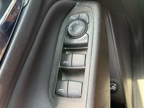 Used 2024 Chevrolet Equinox RS FWD image 29