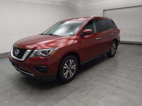 Used 2018 Nissan Pathfinder S image 2