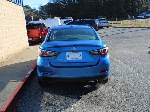 Used 2019 Toyota Yaris XLE image 5