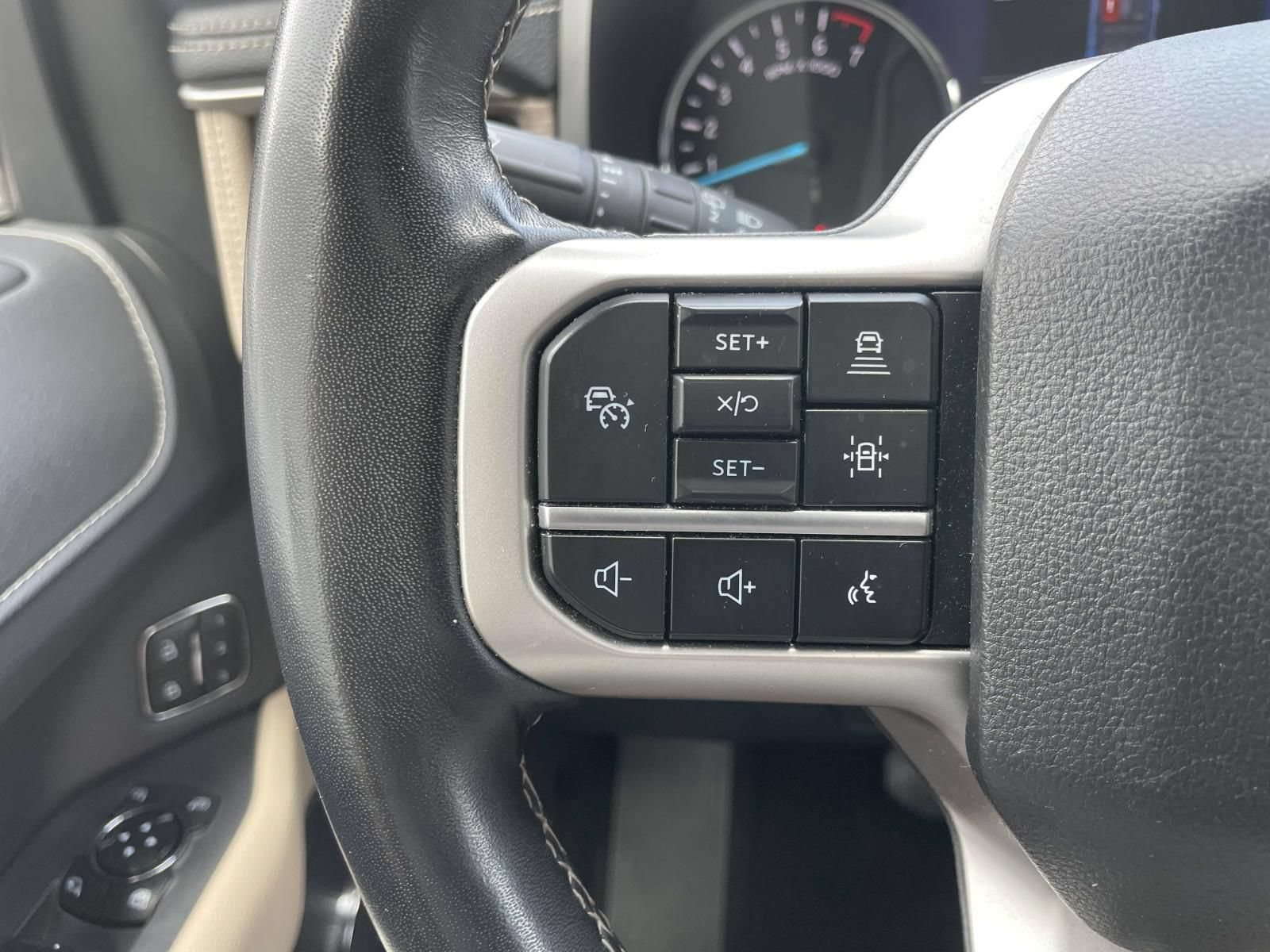 Used 2024 Ford Expedition Limited AWD/4WD image 24