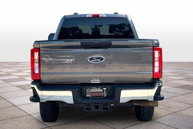 Used 2025 Ford F250 XLT AWD/4WD image 4