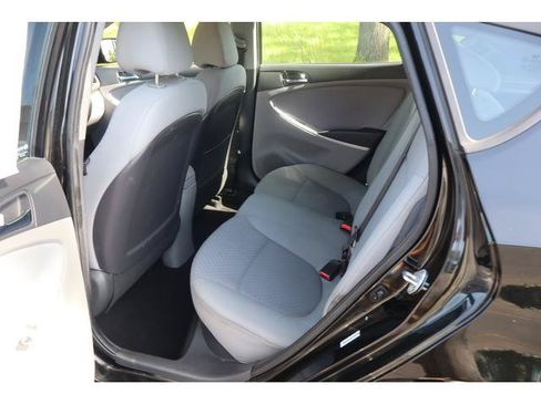 Used 2014 Hyundai Accent SE FWD image 10