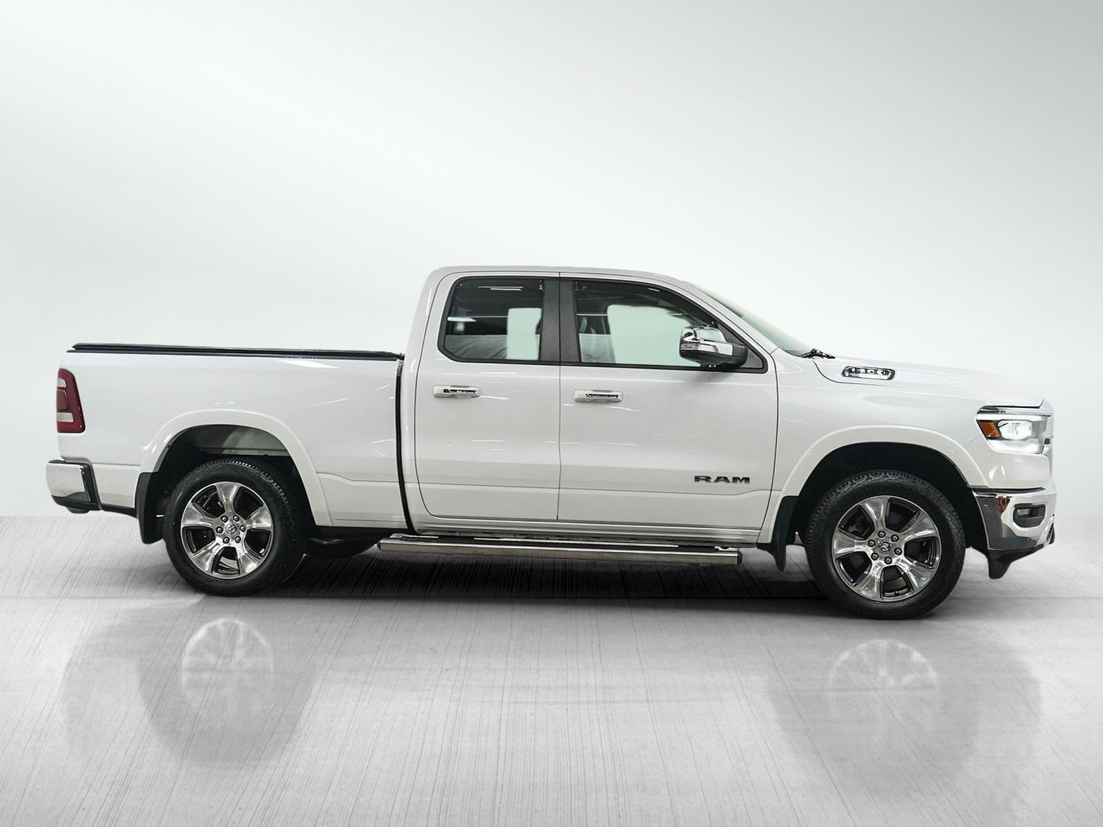Used 2019 RAM 1500 Laramie AWD/4WD image 6