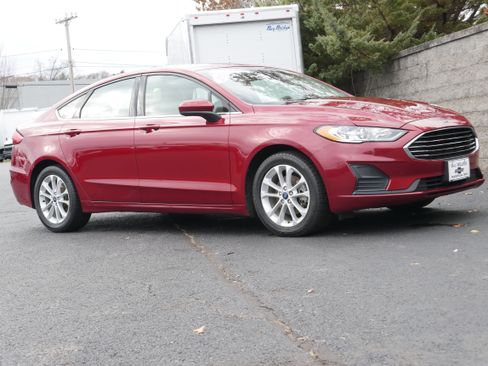 Used 2019 Ford Fusion SE image 9