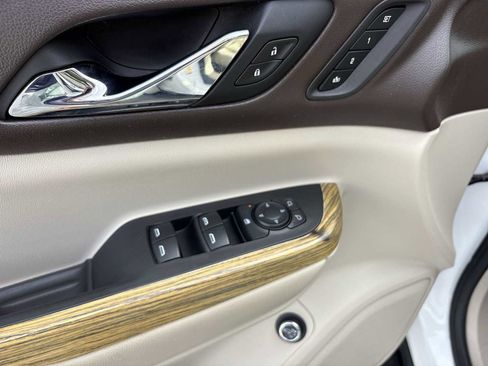 Used 2018 GMC Acadia Denali w/ Technology Package AWD/4WD image 24