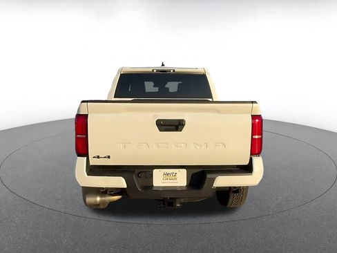 Used 2025 Toyota Tacoma TRD Off-Road image 11
