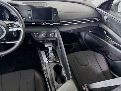 Certified 2023 Hyundai Elantra SE FWD image 25