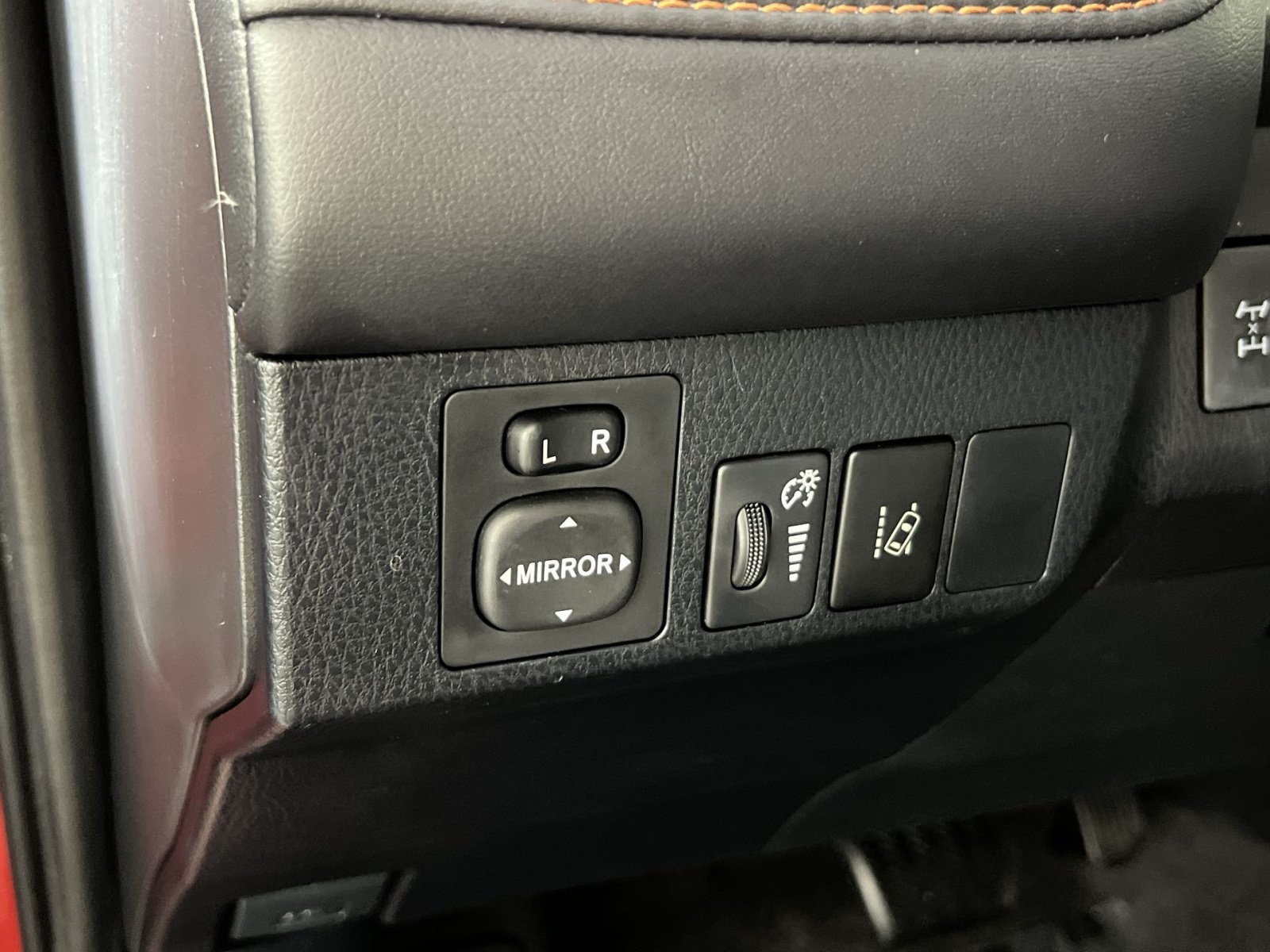 Used 2016 Toyota RAV4 SE w/ Advanced Technology Package AWD/4WD image 31