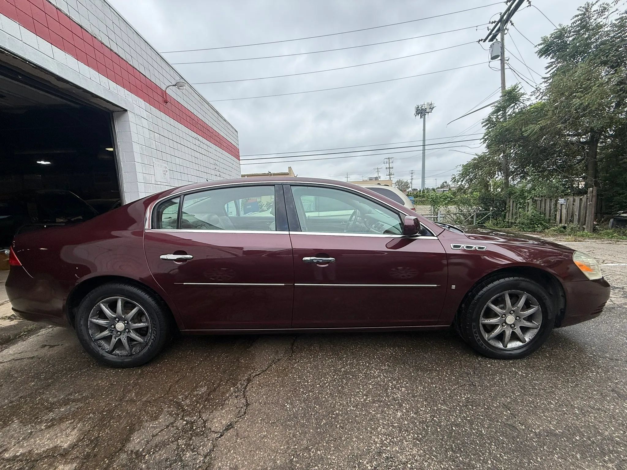 Used 2007 Buick Lucerne CXL w/ Driver Confidence Package FWD image 4