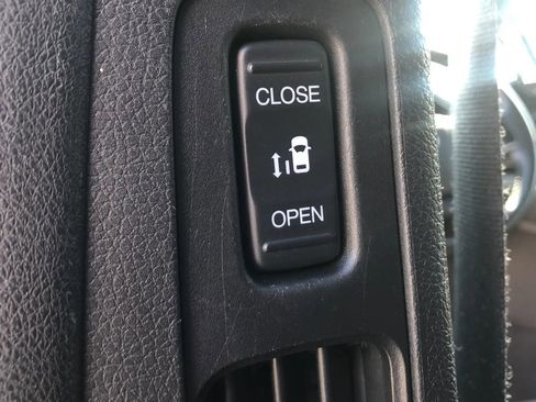 Used 2018 Honda Odyssey EX-L image 26