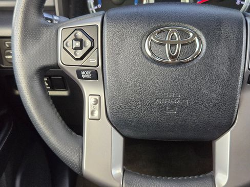 Used 2019 Toyota 4Runner SR5 AWD/4WD image 21