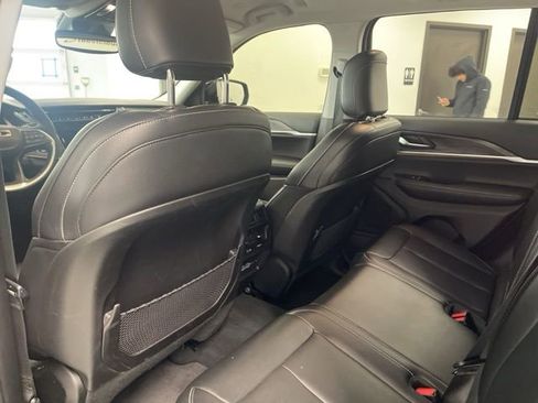 Used 2023 Jeep Grand Cherokee Limited image 22