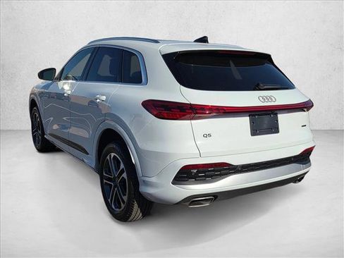 Certified 2025 Audi Q5 Premium w/ Convenience Package image 8