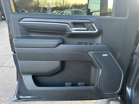 Used 2024 Chevrolet Silverado 2500 LTZ w/ LTZ Convenience Package image 14