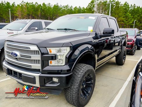 Used 2017 Ford F150 Platinum w/ Equipment Group 701A Luxury image 2