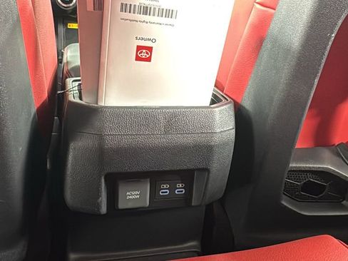 Used 2025 Toyota Tacoma TRD Sport image 40