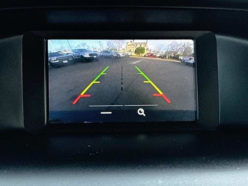 Certified 2018 Ford Focus SE w/ SE Appearance Package image 34