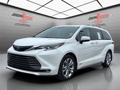Certified 2021 Toyota Sienna Platinum