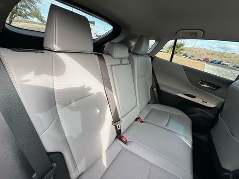 Used 2021 Toyota Venza XLE w/ Softex Package image 16