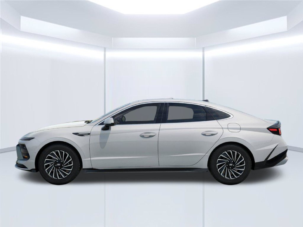 New 2026 Hyundai Sonata Limited FWD image 3