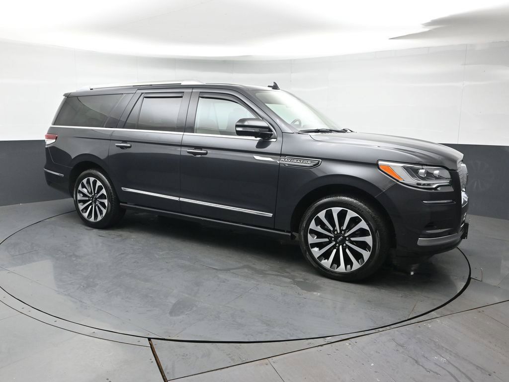 Used 2022 Lincoln Navigator L Reserve AWD/4WD image 8