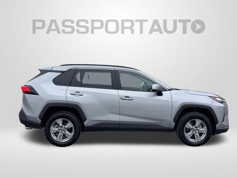 Used 2025 Toyota RAV4 XLE AWD/4WD image 10