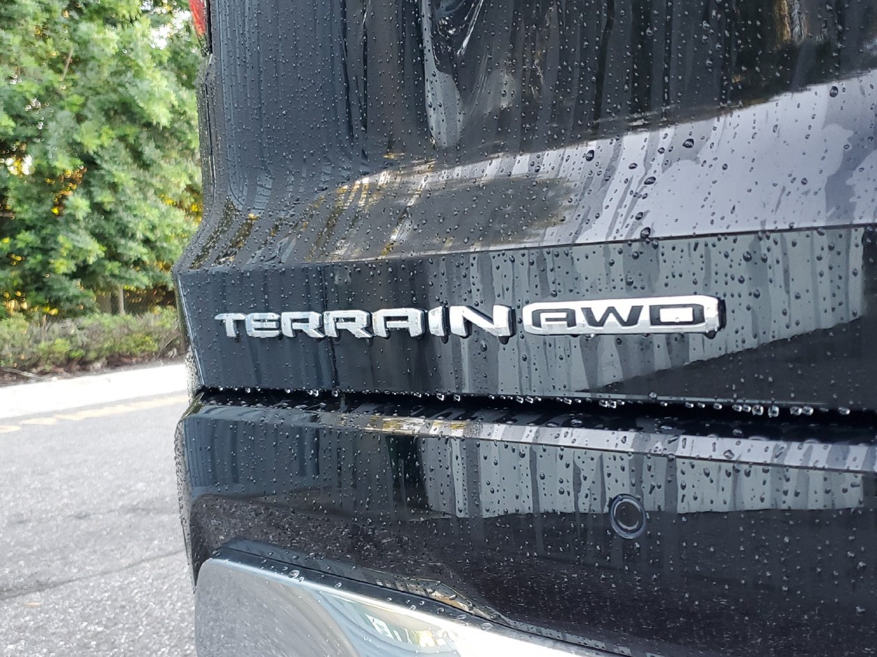 Used 2027 GMC Terrain Denali AWD/4WD image 7