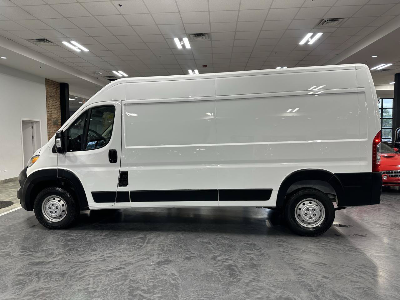Used 2023 RAM ProMaster 2500 FWD image 8