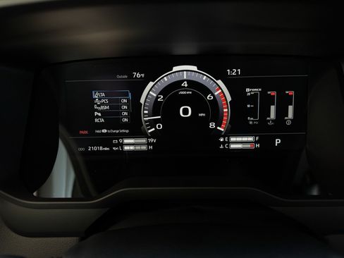 Used 2024 Toyota Tundra Limited AWD/4WD image 37