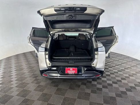 Certified 2025 Nissan Murano Platinum w/ Cargo Package AWD/4WD image 15