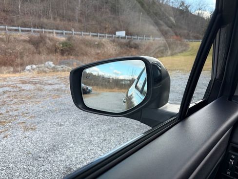 Used 2020 Subaru Outback Premium image 10