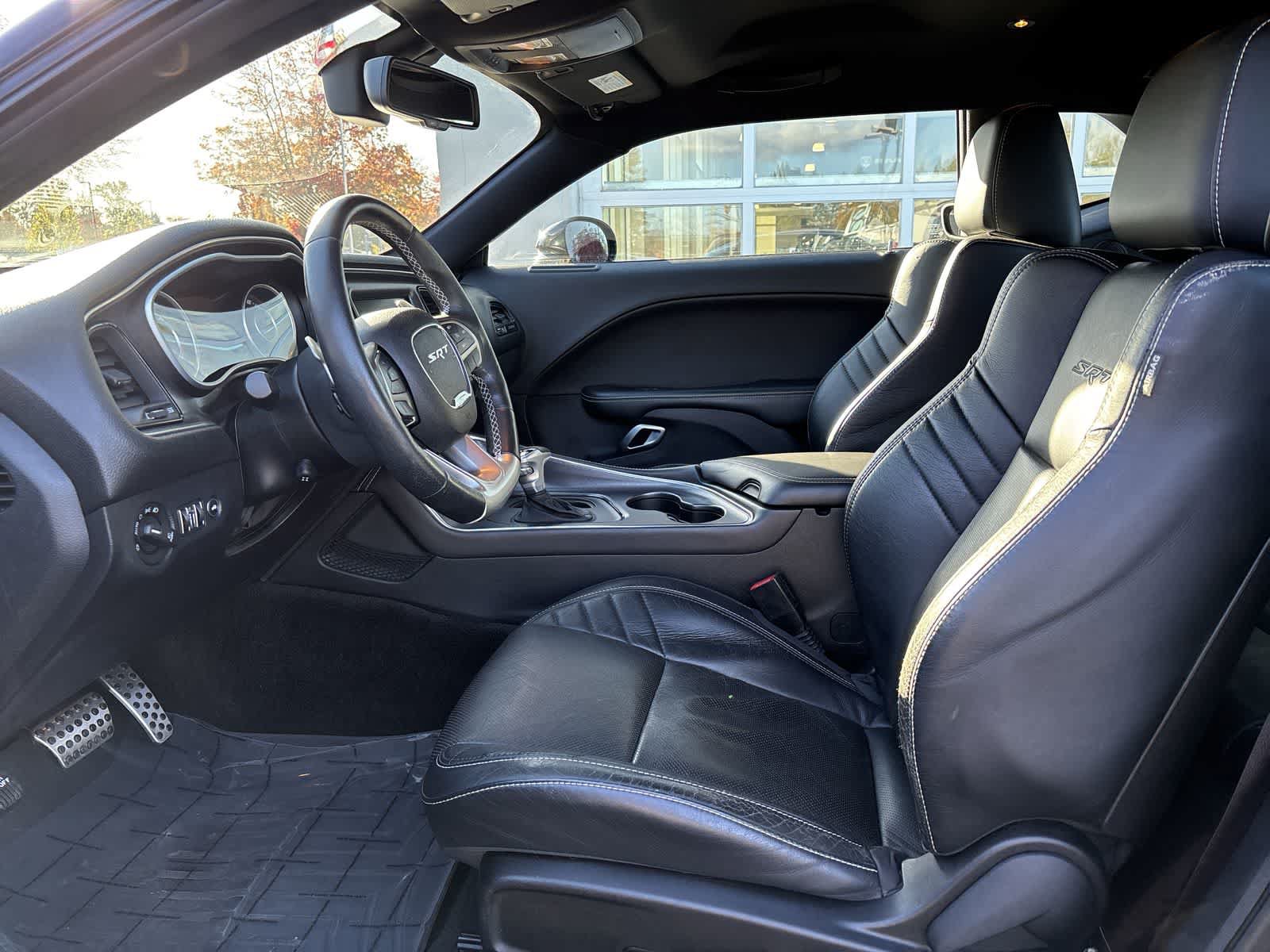Used 2015 Dodge Challenger SRT RWD image 8