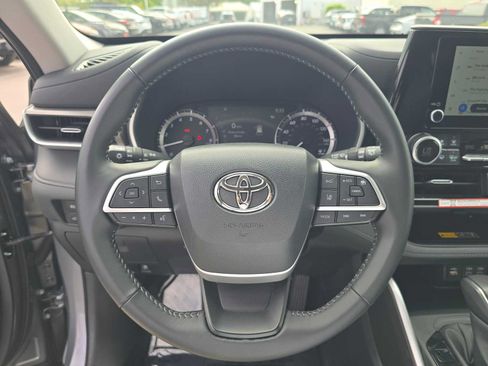 Used 2026 Toyota Highlander XLE AWD/4WD image 26