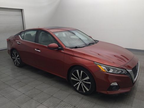 Used 2020 Nissan Altima 2.5 Platinum FWD image 11