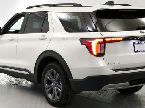 New 2025 Ford Explorer Active w/ Active Comfort Package image 5