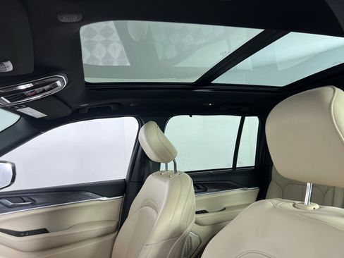 Certified 2024 Jeep Grand Cherokee Limited w/ Luxury Tech Group II image 25