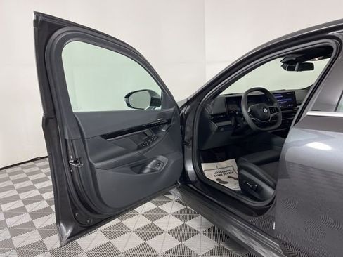 Used 2024 BMW 530i RWD image 17