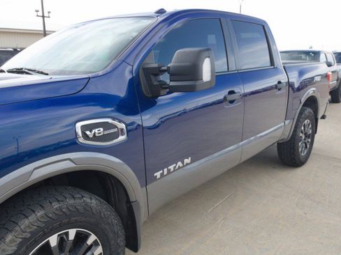 Used 2017 Nissan Titan PRO-4X AWD/4WD image 8