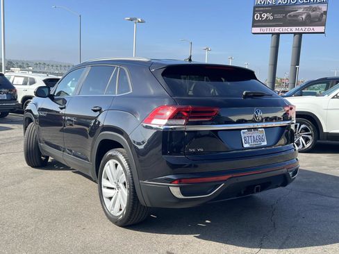 Certified 2022 Volkswagen Atlas Cross Sport SE image 3